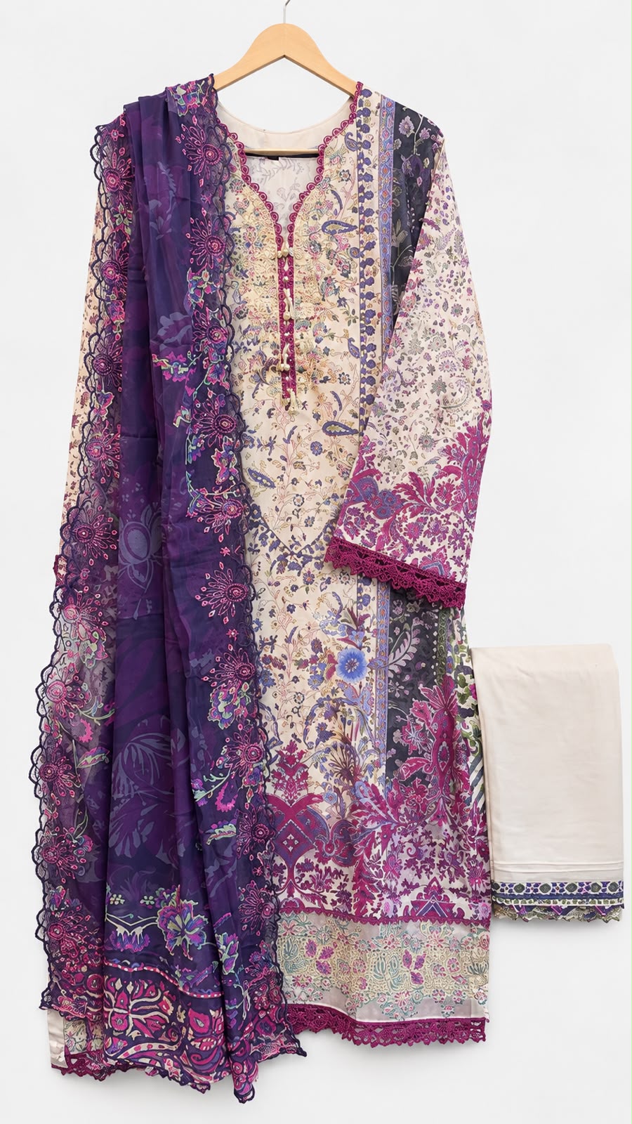 Guljee Embroidered Lawn – Stitched Collection