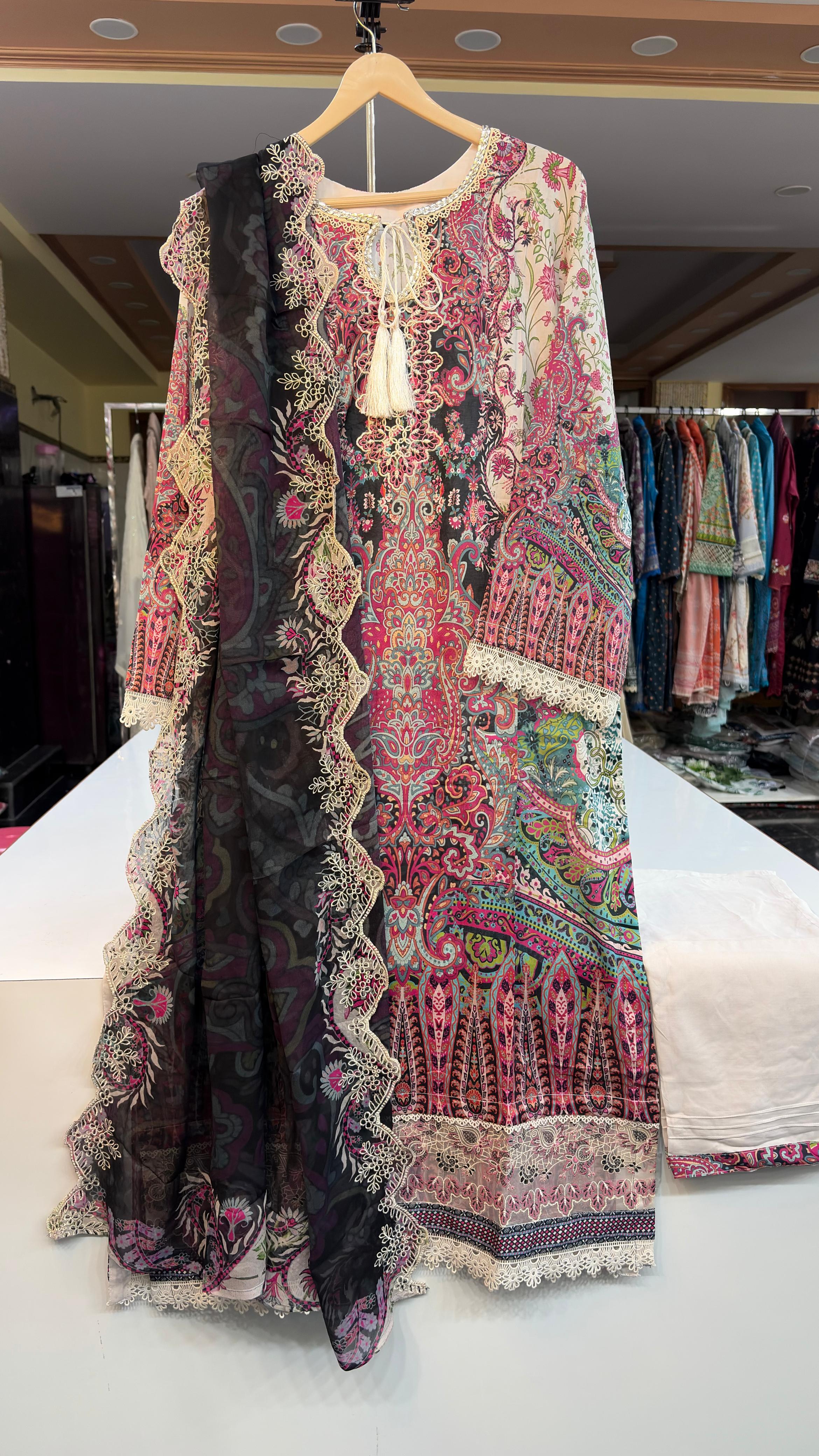 Guljee Embroidered Lawn – Stitched Collection