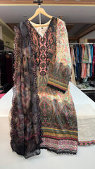 Guljee Embroidered Lawn – Stitched Collection
